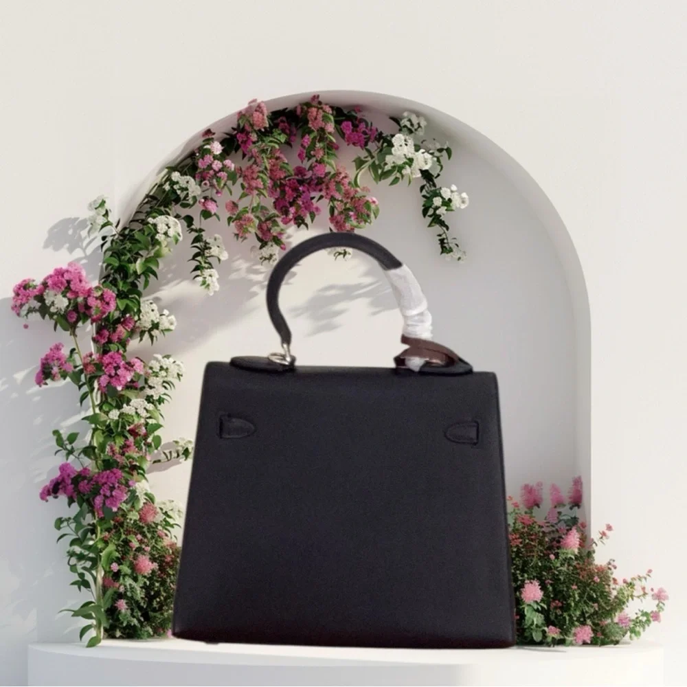 Elegant Black Leather Satchel Crossbody Handbag With Pony,Lock/Key,Scarf 26CM - Picture 2 of 8